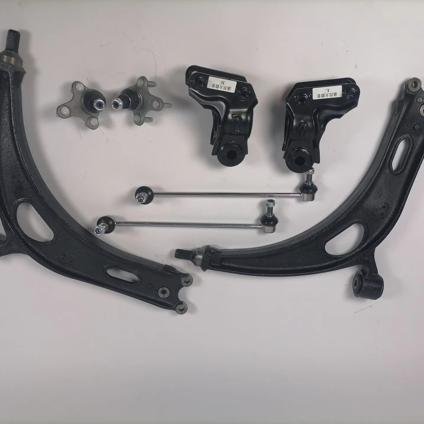 OEM 3QF407366 Lower Ball Joint for Volkswagen Teramont & Audi Suspension Front Control Arm Metal & Steel Material
